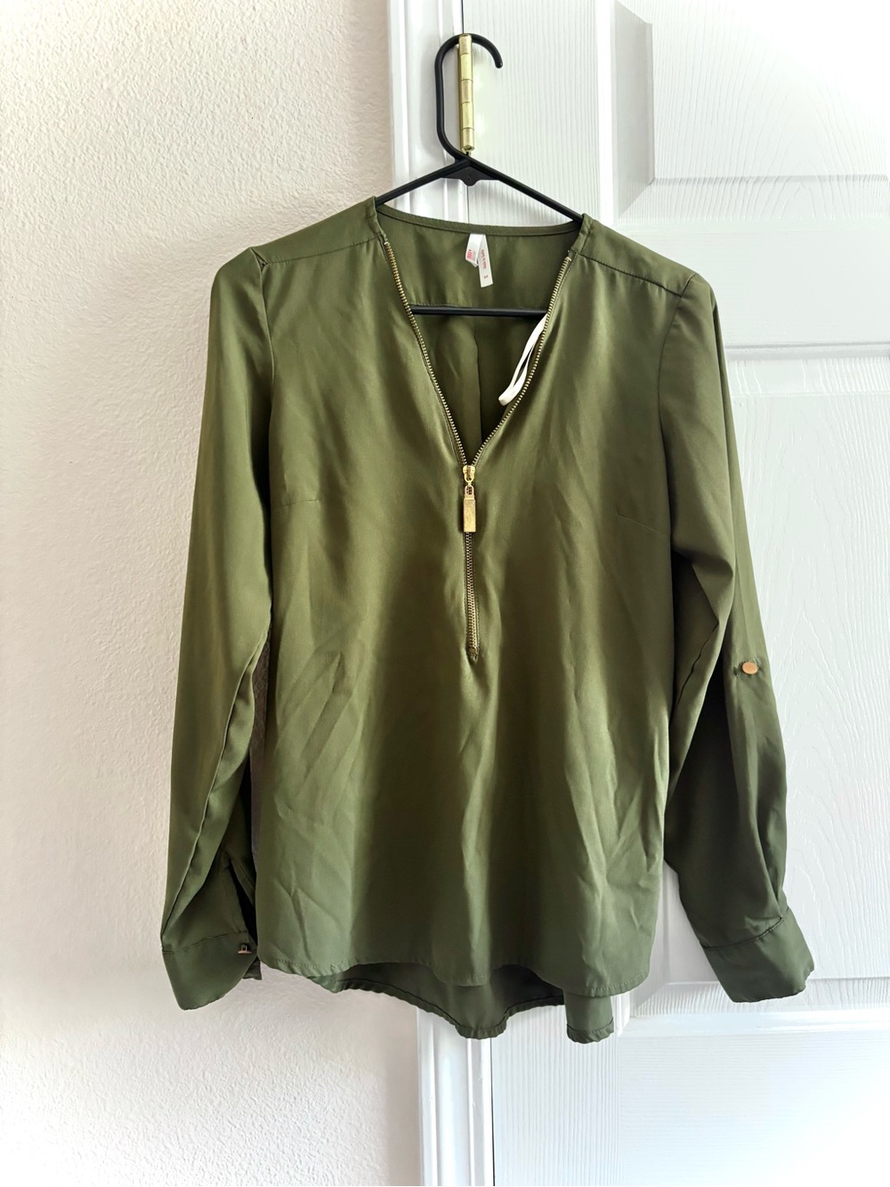 True Destiny Olive Green Zip-Front Blouse M